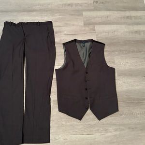 Perry Ellis slim stretch dress pants and vest combo
